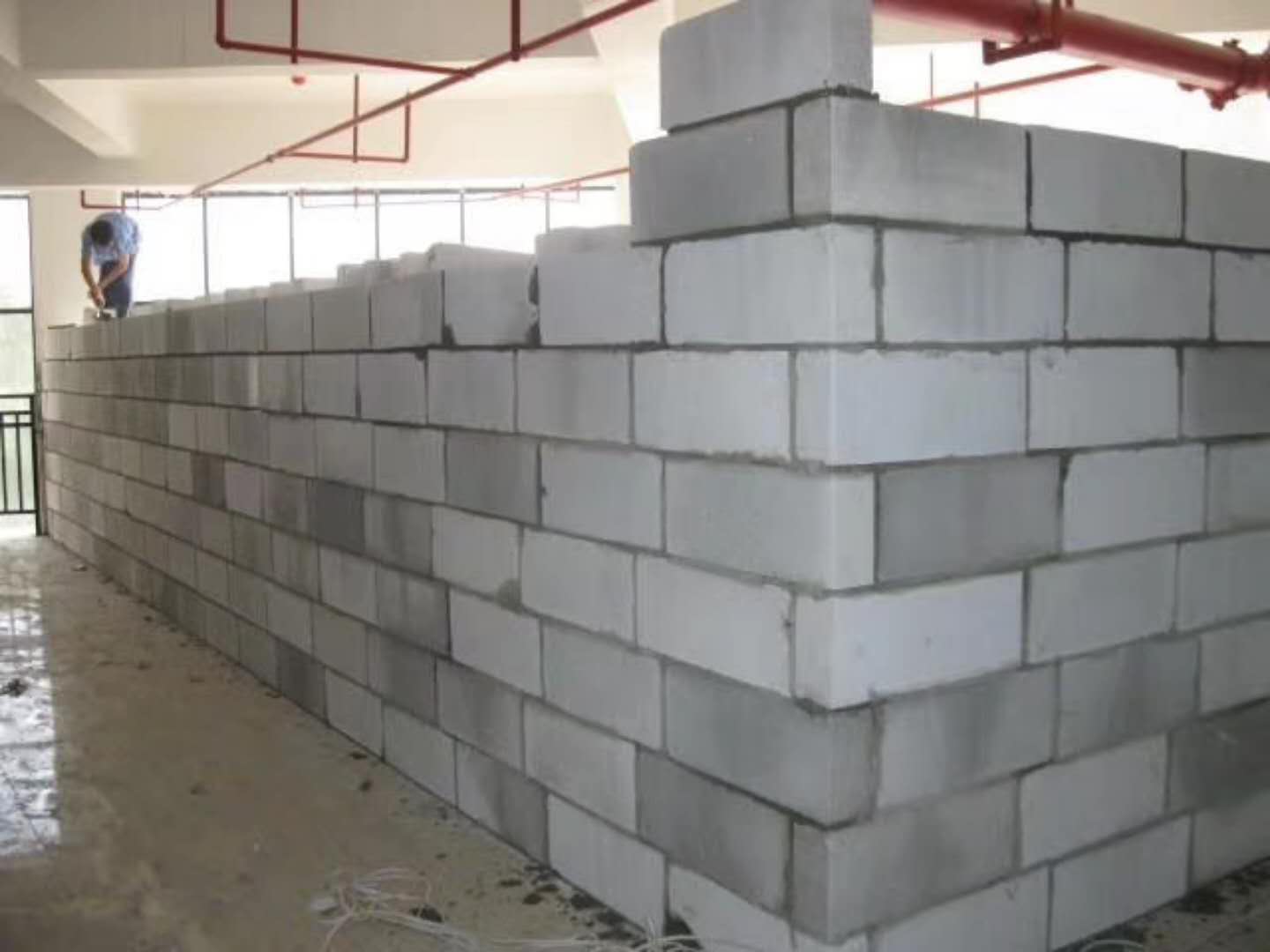 金湾蒸压加气混凝土砌块承重墙静力和抗震性能的研究